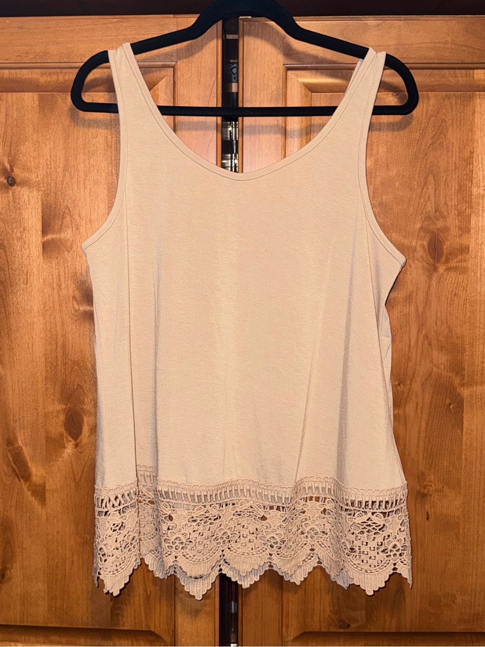 NWOT Beige Crochet/Lace Hem Tank Top (L)